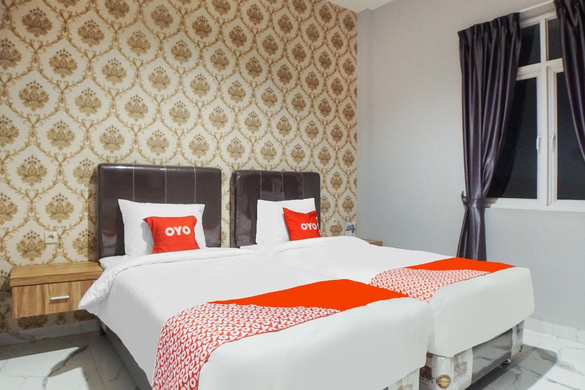 Super Oyo Capital O 92066 Papakoel Hotel & Cafe Medan Zewnętrze zdjęcie