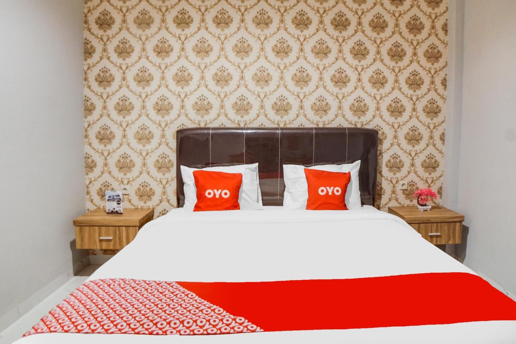Super Oyo Capital O 92066 Papakoel Hotel & Cafe Medan Zewnętrze zdjęcie