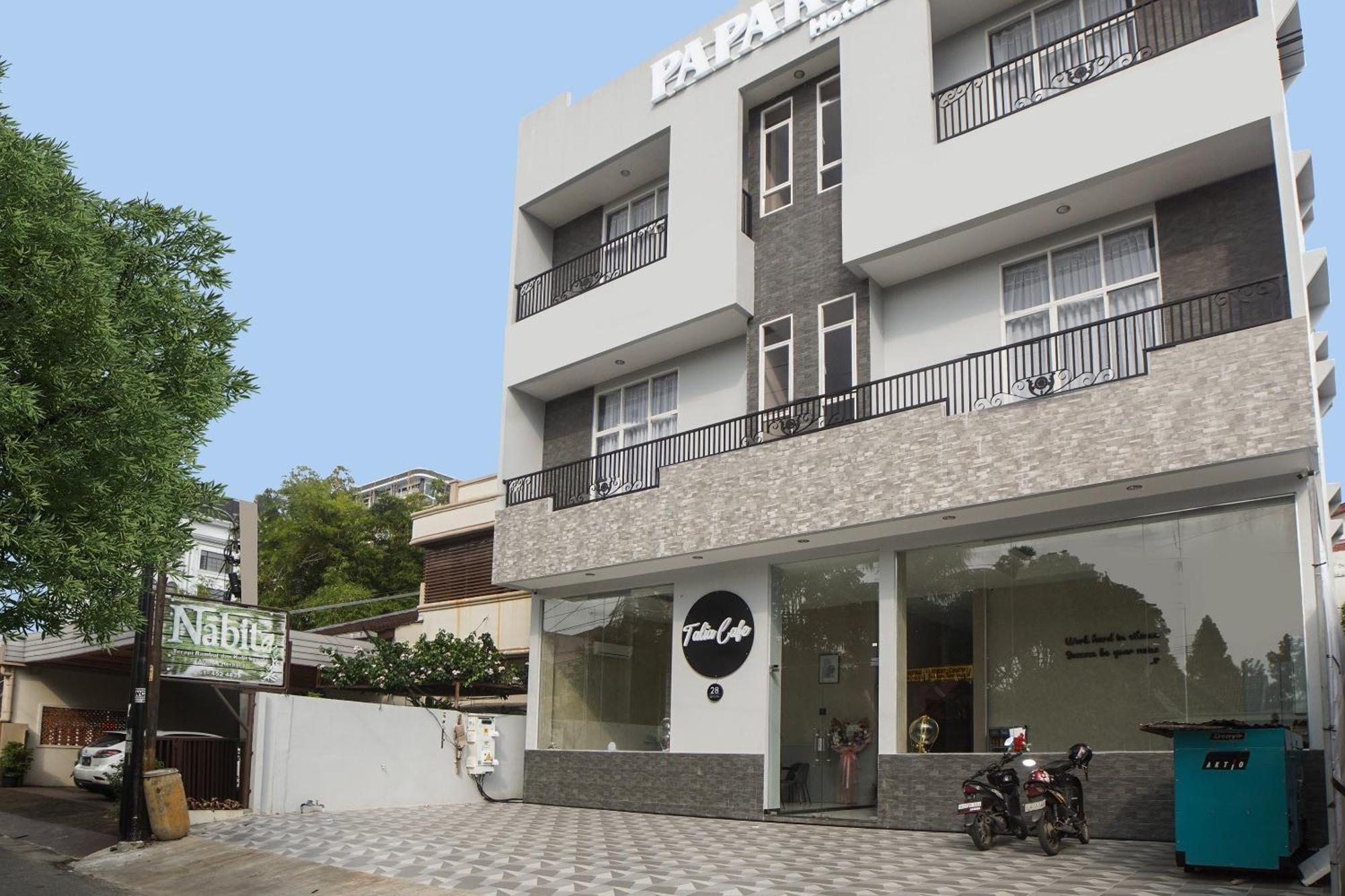 Super Oyo Capital O 92066 Papakoel Hotel & Cafe Medan Zewnętrze zdjęcie