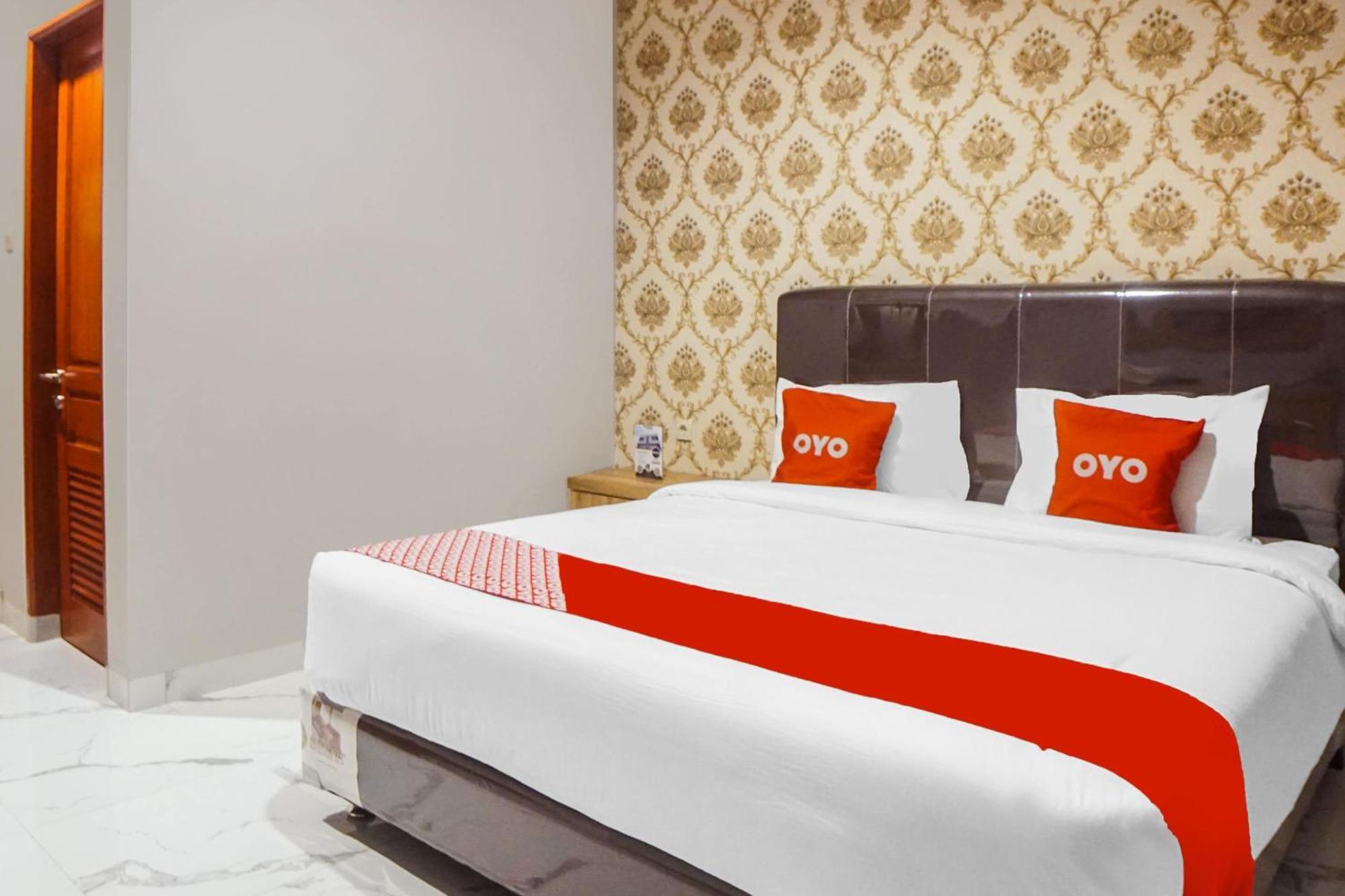 Super Oyo Capital O 92066 Papakoel Hotel & Cafe Medan Zewnętrze zdjęcie